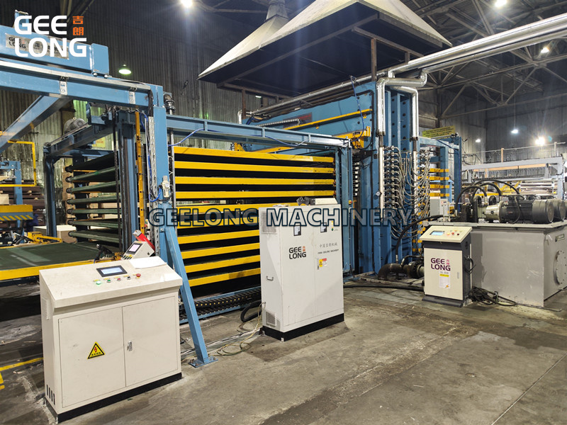 Mesin jalur pengepres panas-panas-film-berwajah-kayu lapis-laminasi-otomatis (3)