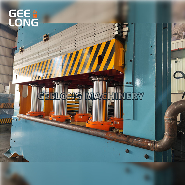 Mesin Press Panas Multi-lapis untuk Kayu Lapis Berwajah Film