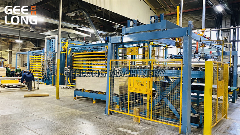 Mesin garis-pengepres-panas-film-muka-kayu lapis-laminasi (4)