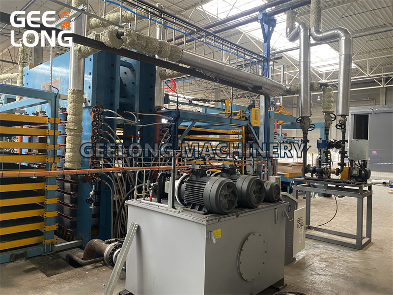 Mesin jalur pengepres panas-panas-film-berwajah-kayu lapis-laminasi-otomatis (3)