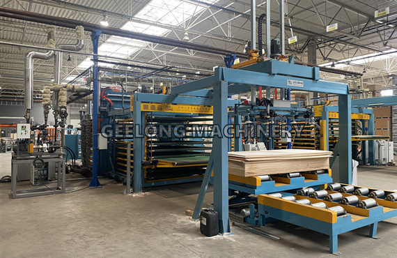 Jalur Laminasi Kayu Lapis Berwajah Film Otomatis 4x8 kaki Berhasil Ditugaskan