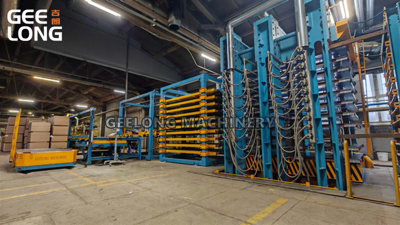 Mesin garis-pengepres-panas-film-muka-kayu lapis-laminasi (3)