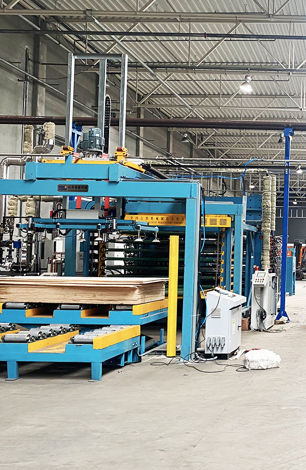 Lini produksi hot press overlay kayu lapis berwajah film otomatis penuh untuk panel kayu