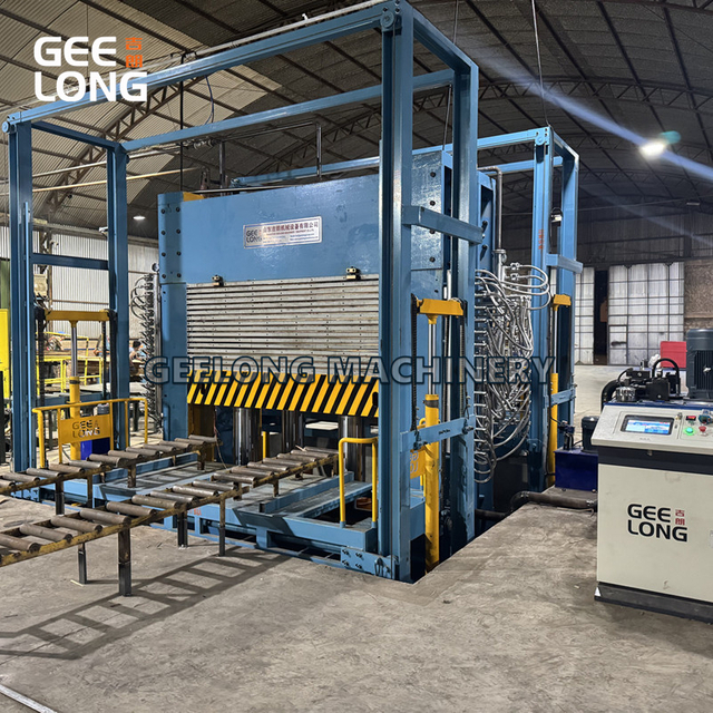 Mesin Press Panas Kayu Lapis Berwajah Film 5x5 kaki